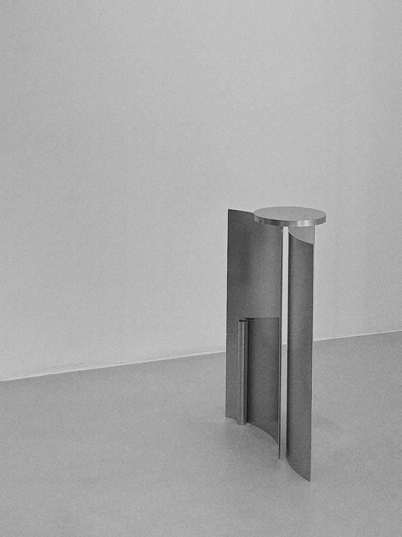 ASYMPTOTE | SIDE TABLE