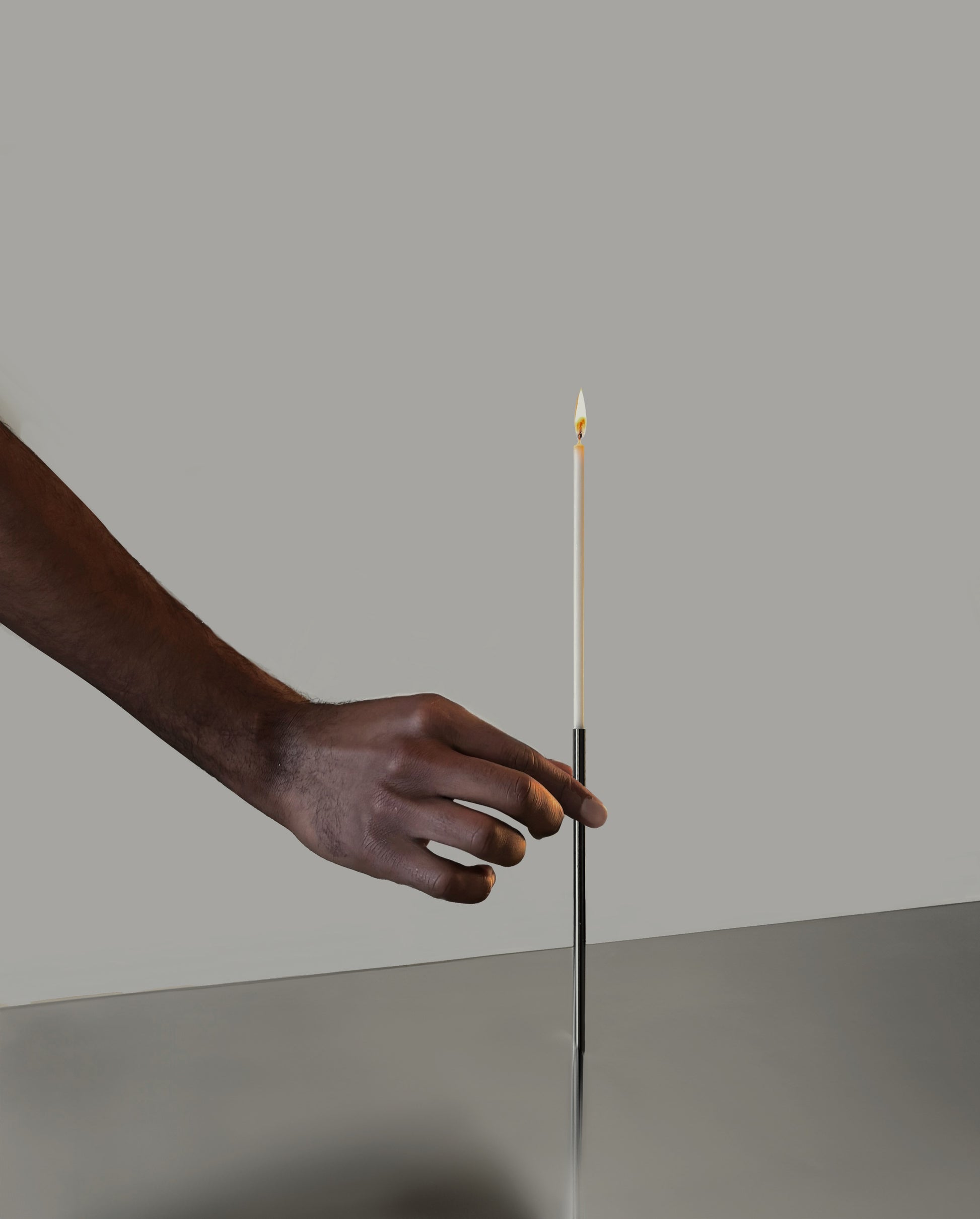 AXIS / MAGNETIC CANDLE HOLDER