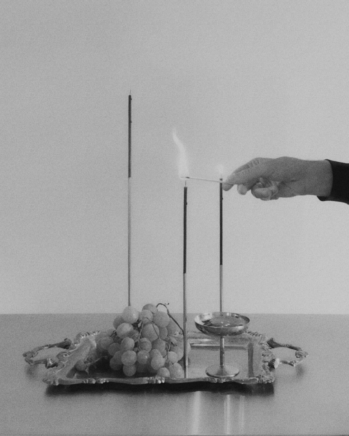 AXIS / MAGNETIC CANDLE HOLDER