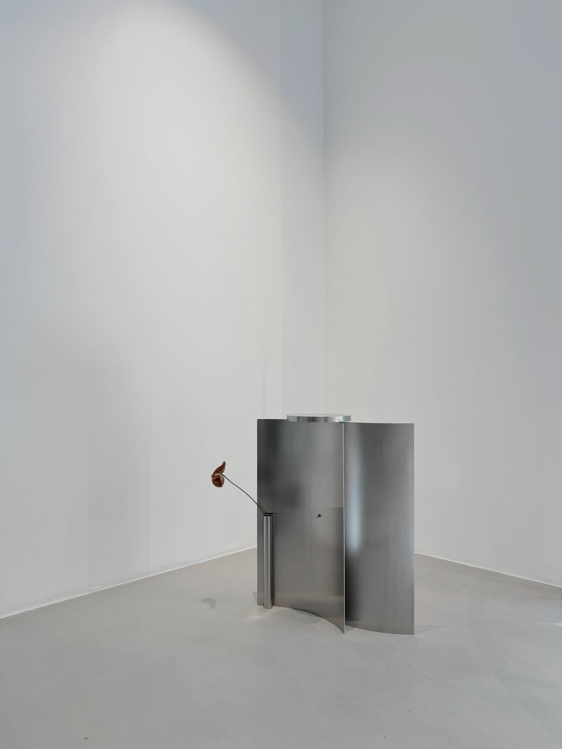 ASYMPTOTE | SIDE TABLE