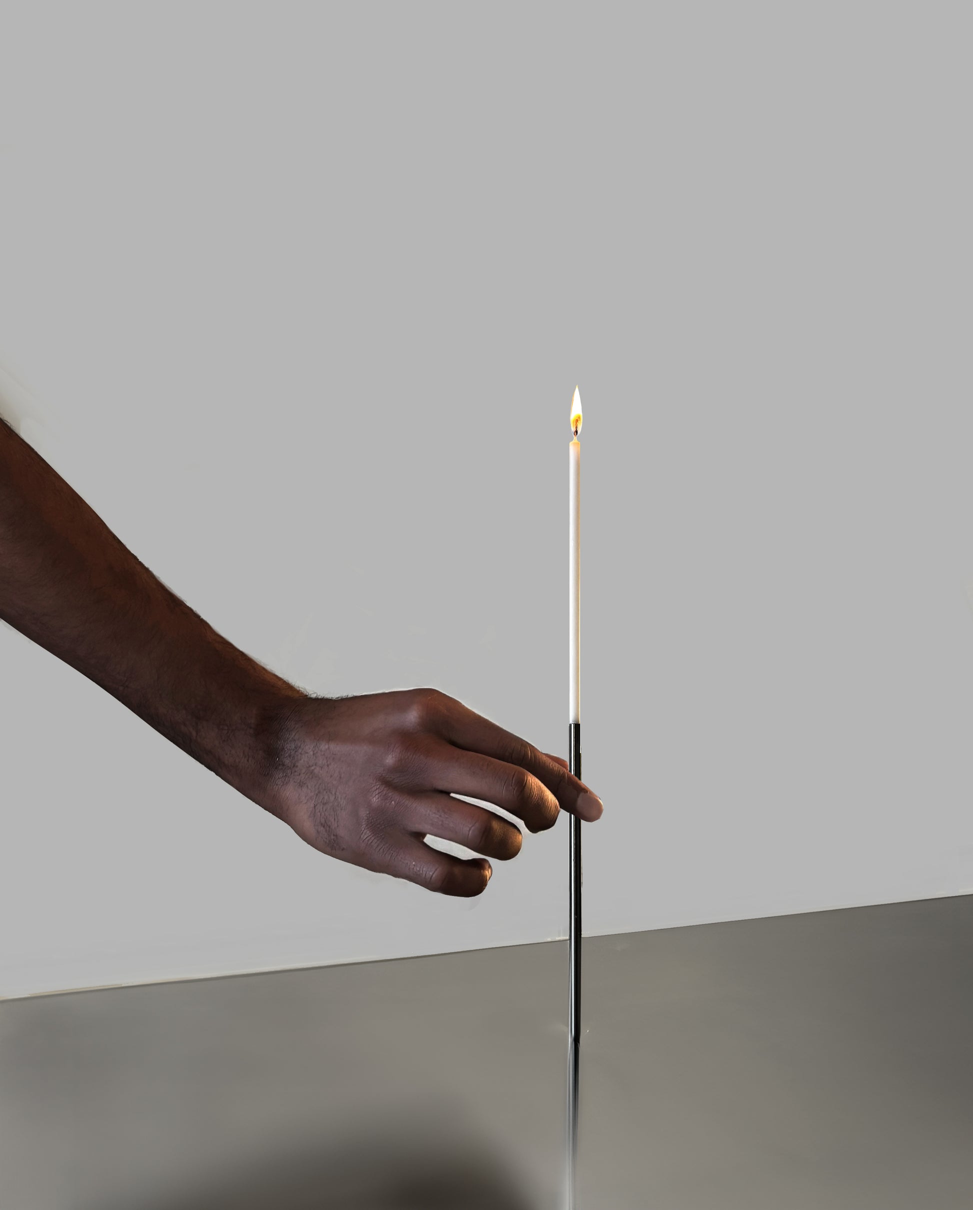 AXIS / MAGNETIC CANDLE HOLDER