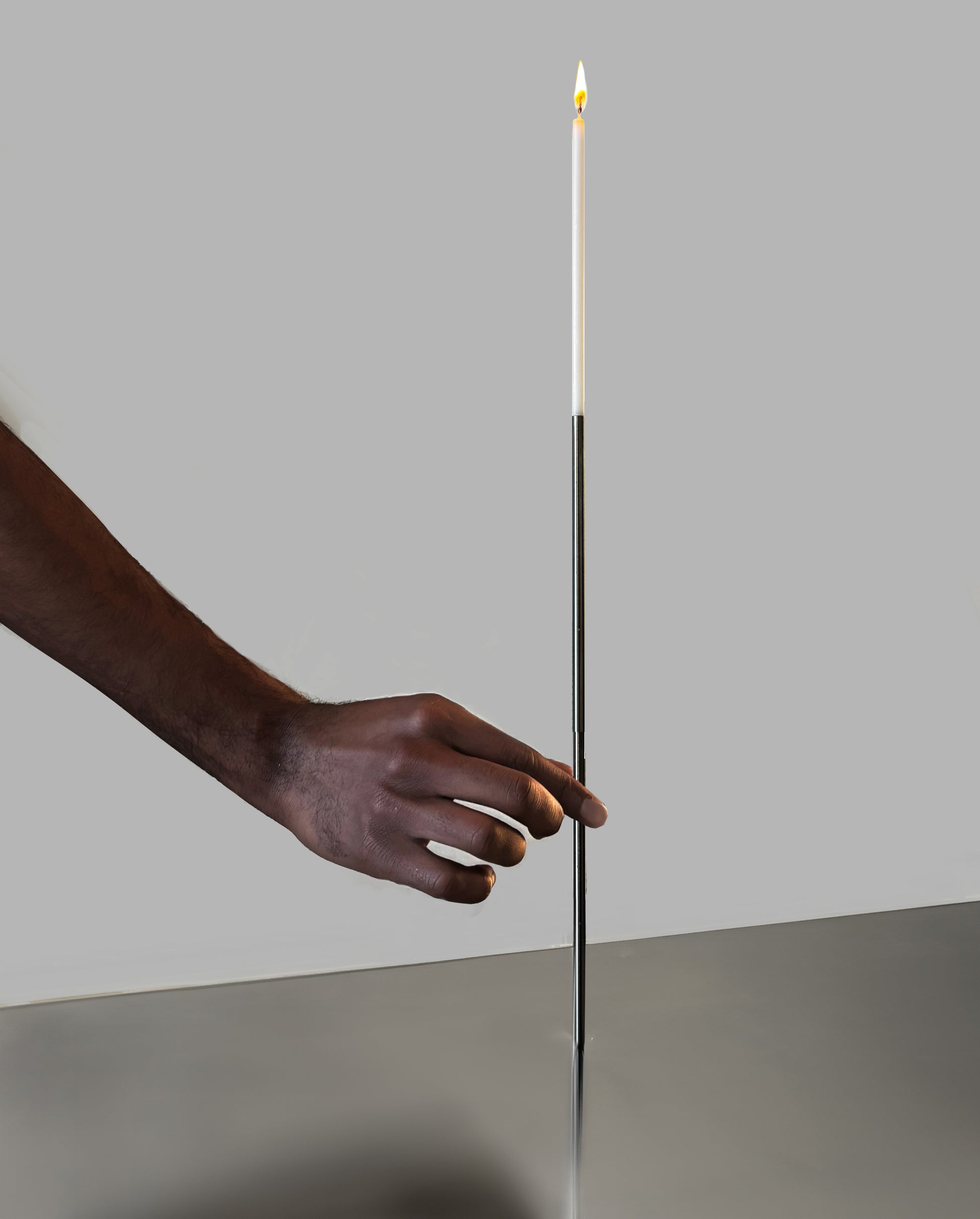 AXIS / MAGNETIC CANDLE HOLDER