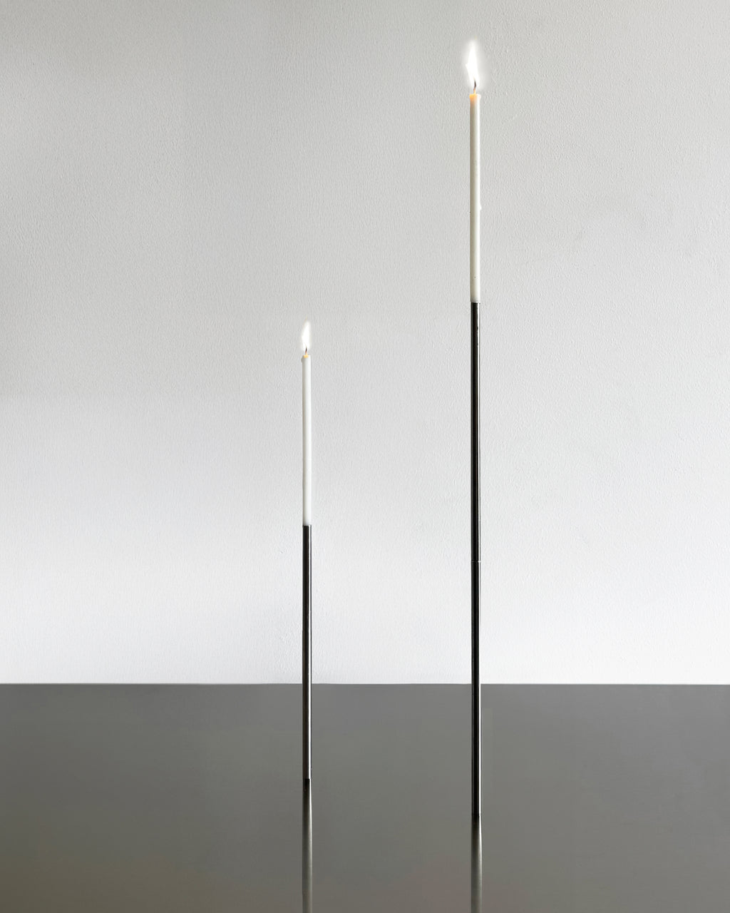 AXIS / MAGNETIC CANDLE HOLDER