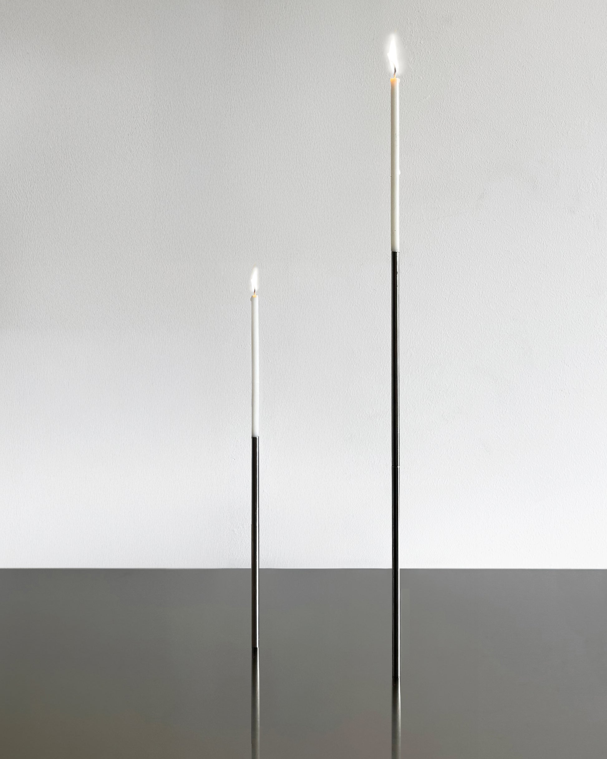 AXIS / MAGNETIC CANDLE HOLDER