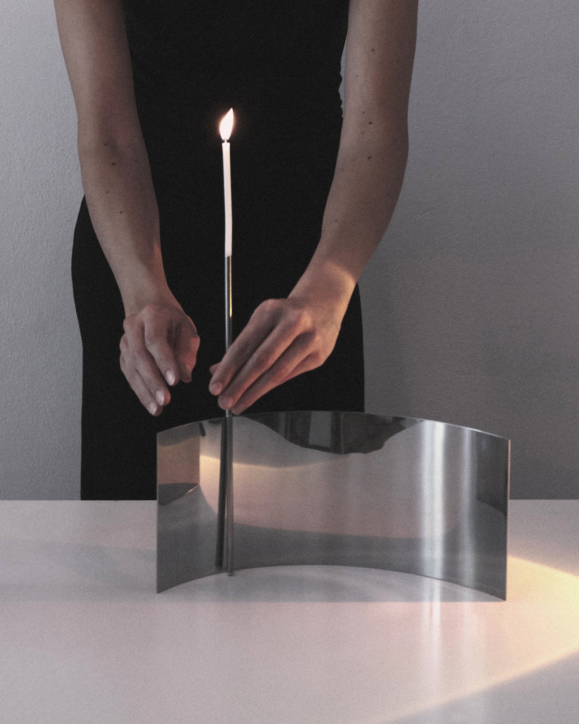 TANGENCY / CANDLE HOLDER