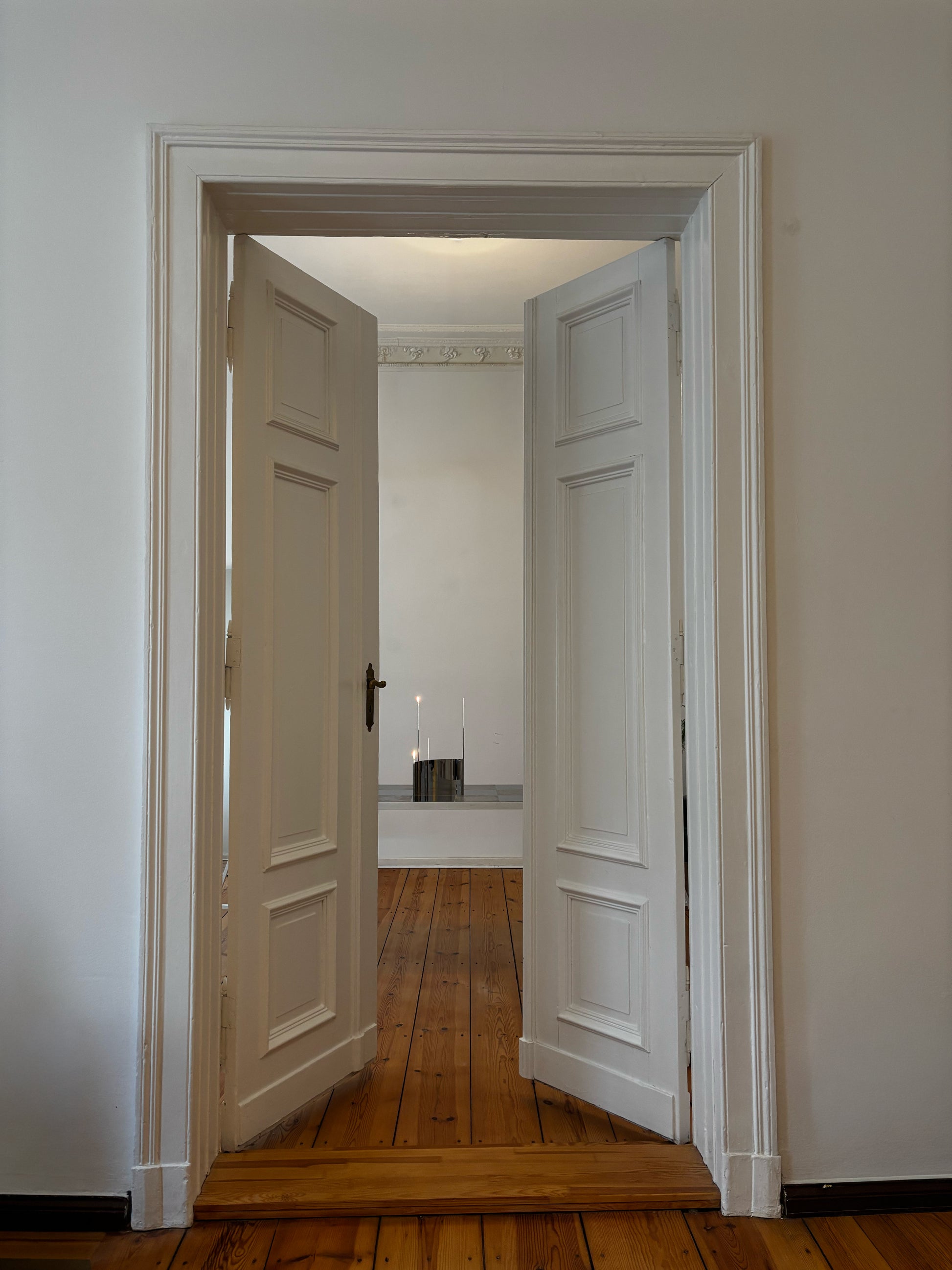 TANGENCY / CANDLE HOLDER